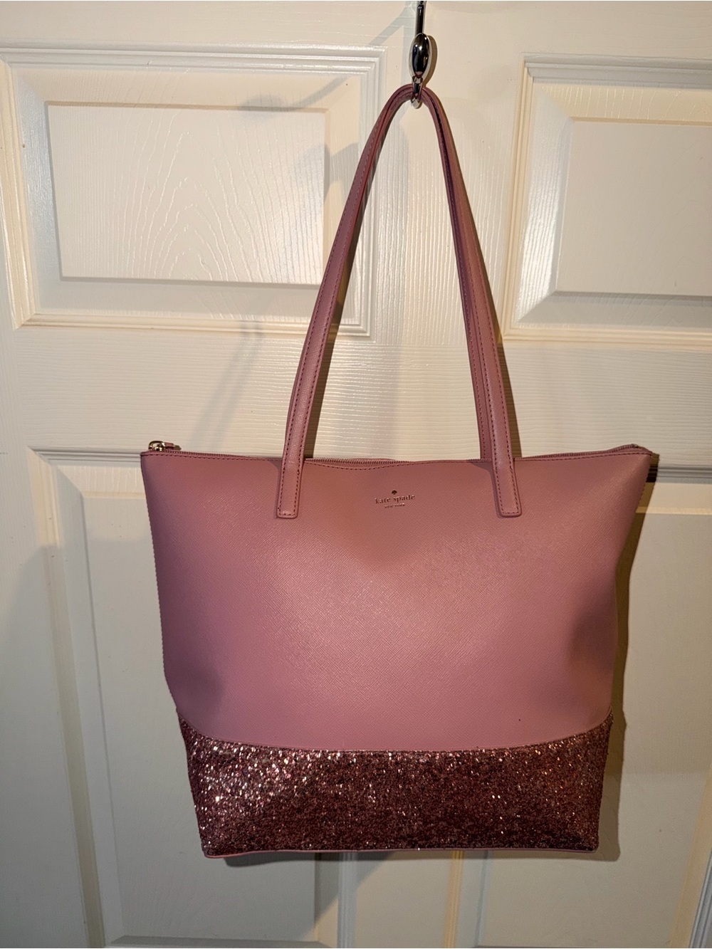 Kate Spade New York Greta Court Glitter Penny Tote in Dusty Peony
NWT